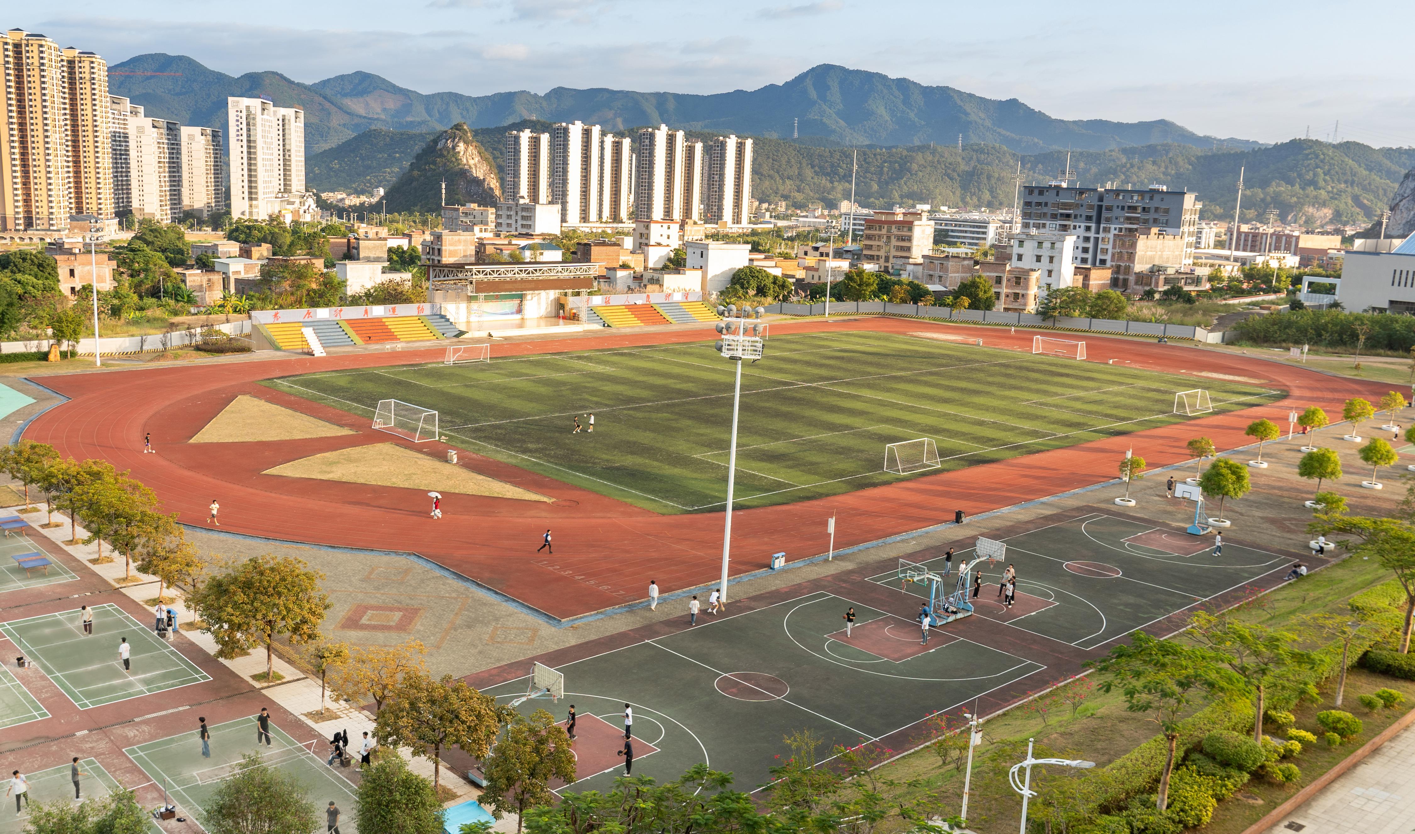照片3--云浮市技师学院.jpg