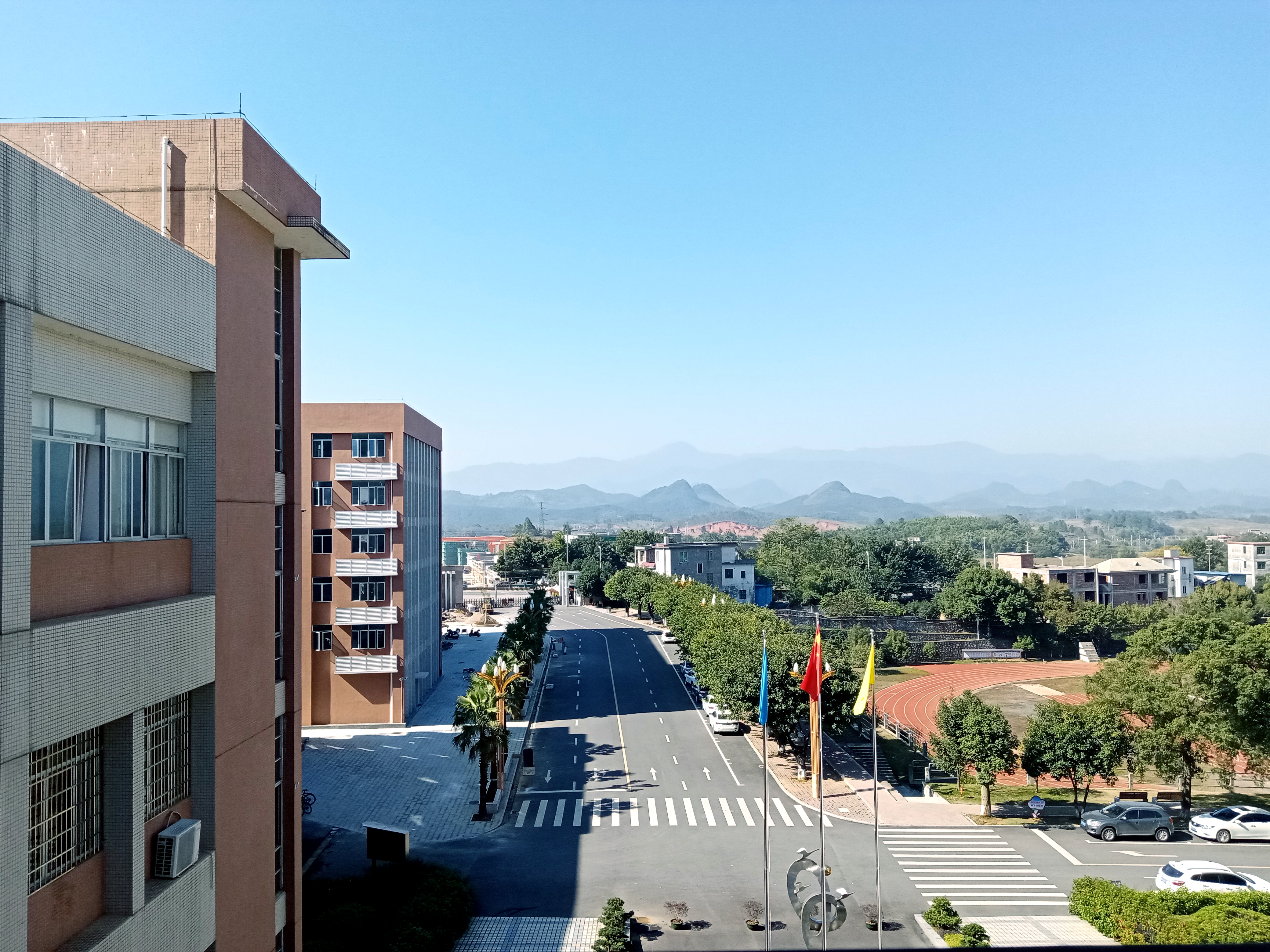 柏油校道.jpg