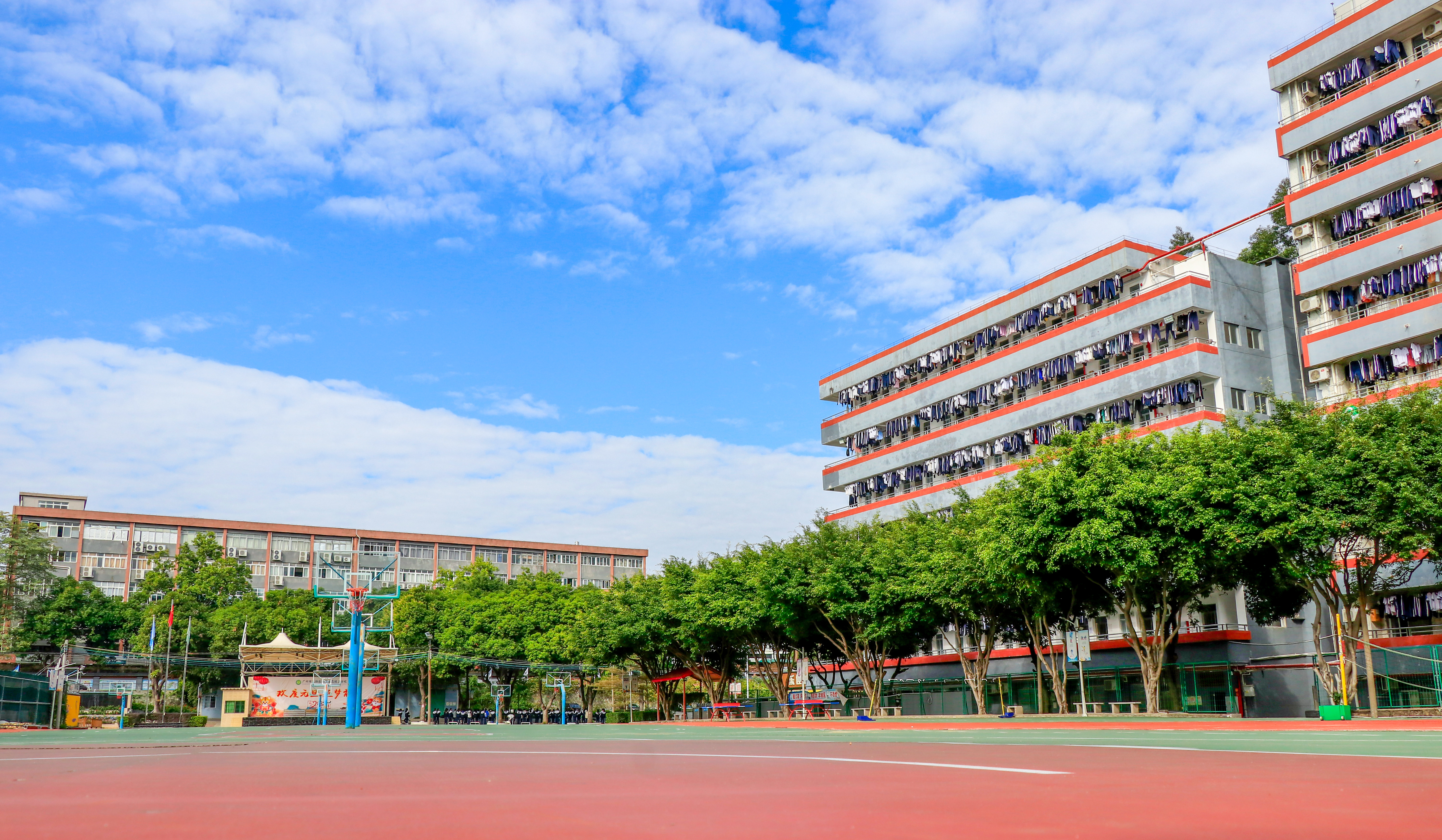 操场2.JPG
