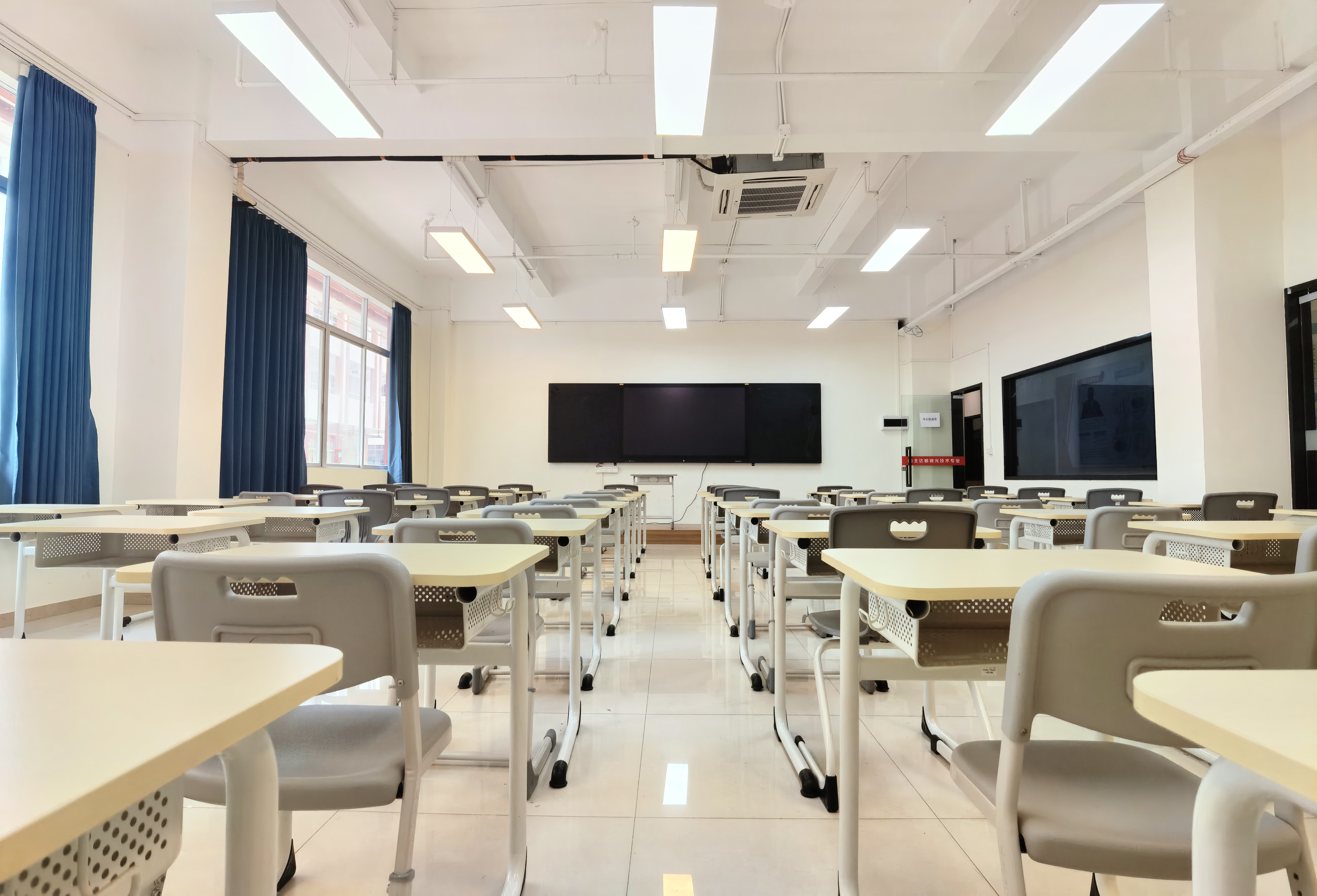 照片1-广州市北达技工学校.jpg